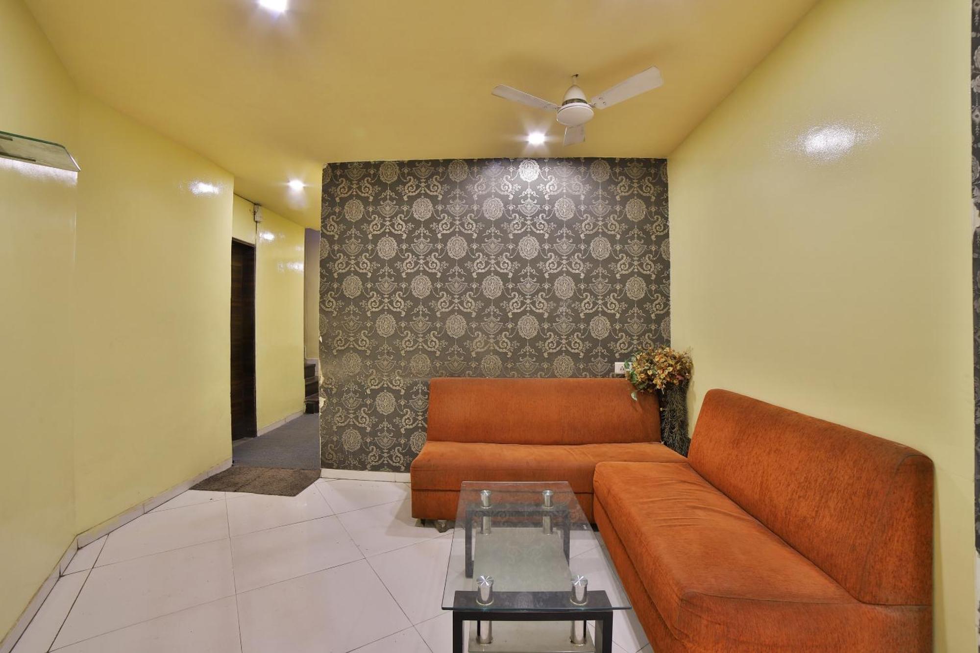 Capital O Kalash Residency Ahmedabad Exterior foto