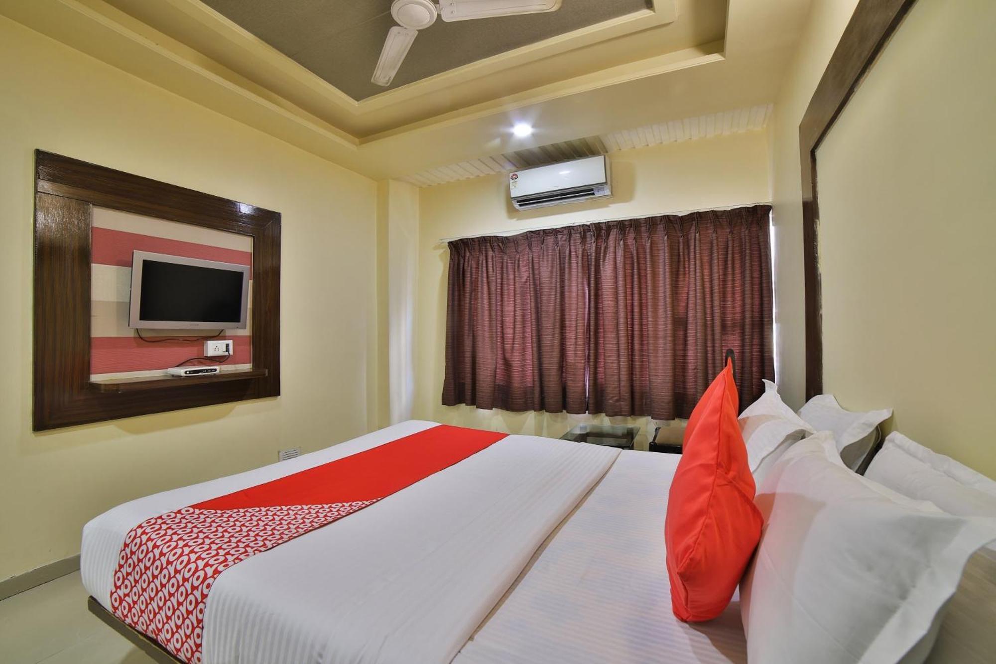 Capital O Kalash Residency Ahmedabad Exterior foto